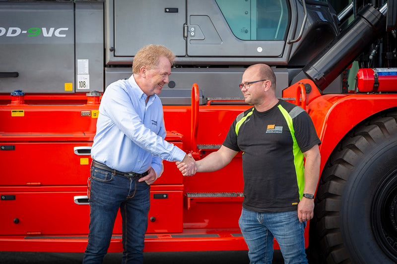 Ottosson Trucks säljare för västra Götaland, Jörgen Falk och Joakim Lindberg, Projektledare Byggelement.