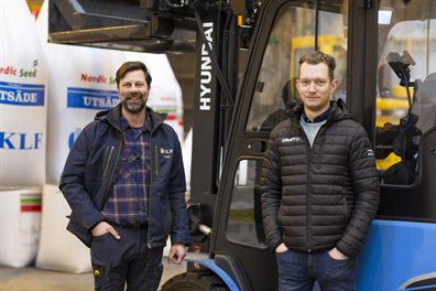 Bild: Daniel Ekstrand KLF tillsammans med Anton Håkansson, säljare Ottosson Truck/Hyundai.