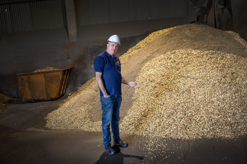 Platschef Johan Trysberg berättar att produktionen ingår i ett kretslopp.